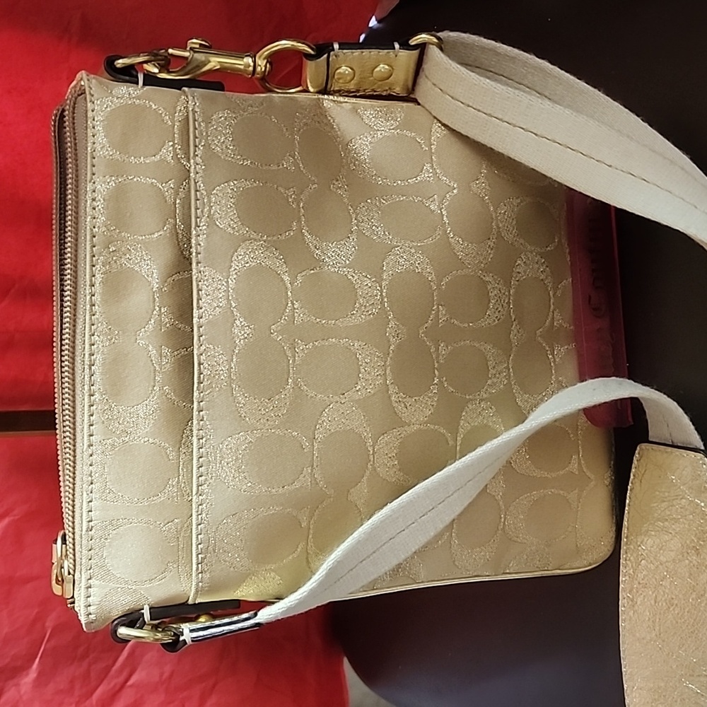 Coach 2011 Scripted Creed Glittery Lurex Crossbody Euc 🥰 - Picture 10 of 12